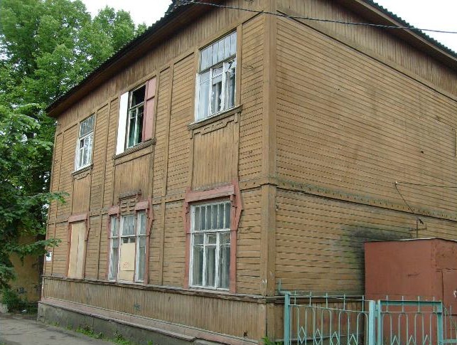 Дом № 30 на улице Чкалова. Фото автора, 2008 год
