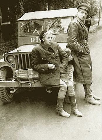 Валентина Серова и Константин Симонов. Фронтовые дороги. 1944 год