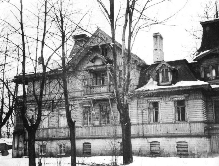 Дом № 15/7. Фасад по Ксениинской (Леонова) улице. Фото 1960-х годов
