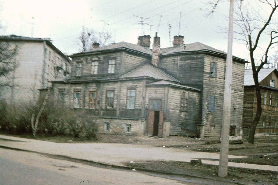 Дом № 31 на улице Карла Маркса. Фото автора. 1973 г.
