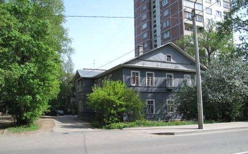 Дом № 16 на улице Радищева (бывшей Константиновской) в Гатчине
