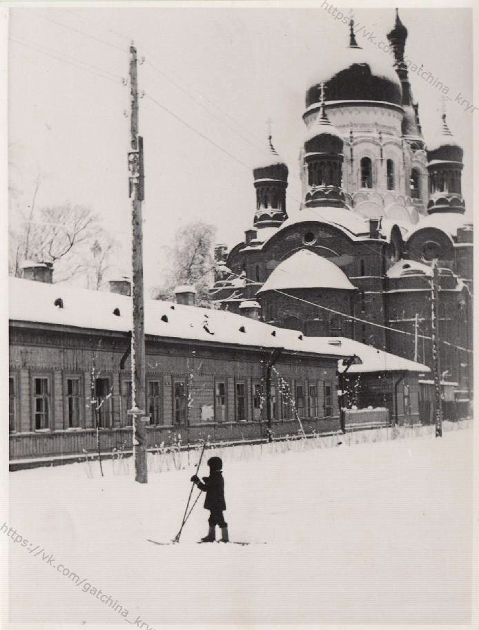 Дом № 3 на улице Достоевского (бывшей Елизаветинской).
Фото времен оккупации.