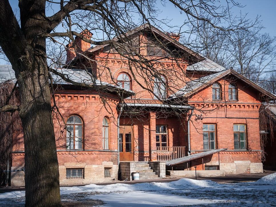 Дом садовника в Знаменском