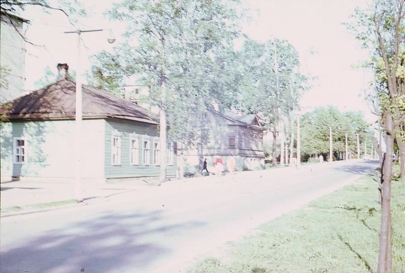 Строение слева от дома № 6
Фото автора. 1973 г.