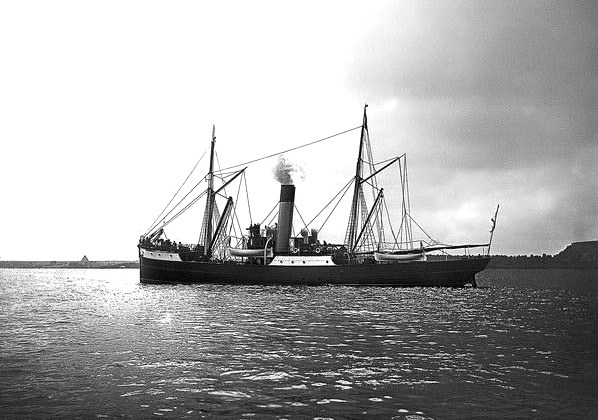 Портовое судно «Могучий» на Балтике