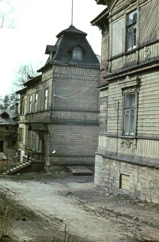 Дом № 6-б. Фото автора. 1972 год