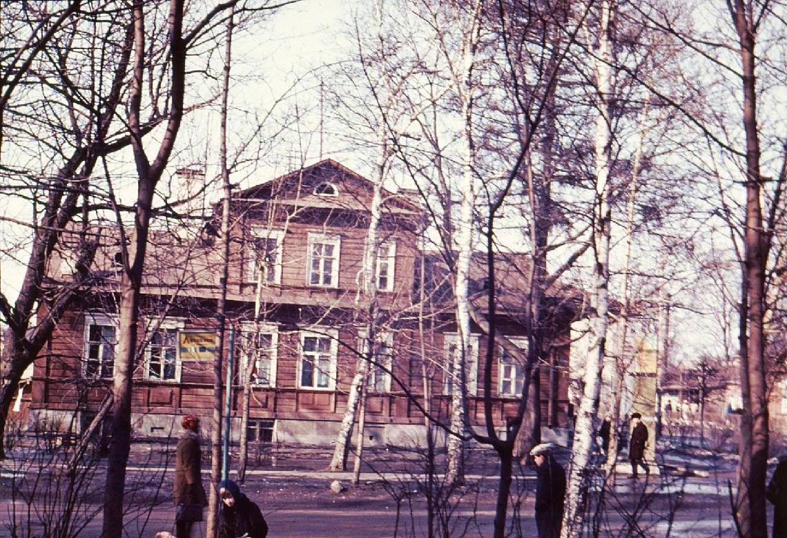 Дом Ольдерогге на углу улиц Карла Маркса и Советской (Соборной). Не сохранился.
Фото Владислава Кислова. 1973 год