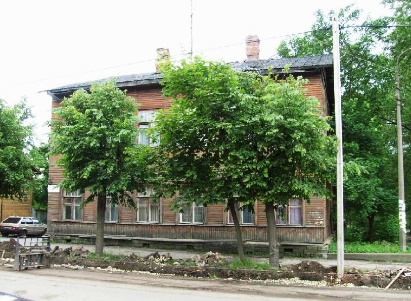 Дом № 42 на Чкалова (бывшей Люцевской) улице, где жили Т.Ф. и М.Ф. Терпиловские