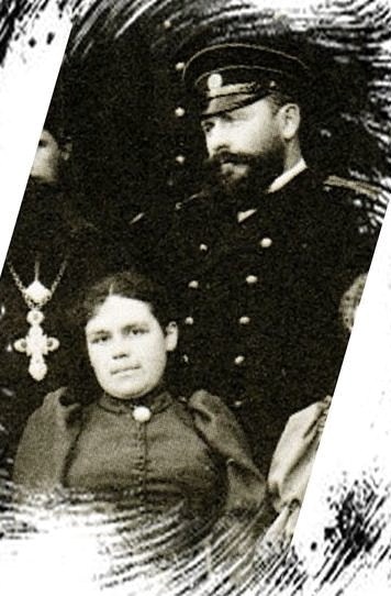 Лейтенант Аллан Фёдорович Шванк
и его жена Клеманс Эдуардовна на борту крейсера «Адмирал Нахимов».
(фрагмент приведенной ниже фотографии)
Перед выходом в дальнее плавание.
Кронштадт, не позднее 3 июня 1893 года